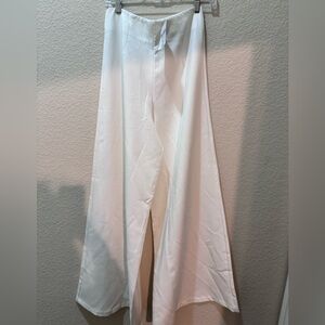New forever 21 extra wide off-white women’s pants size M